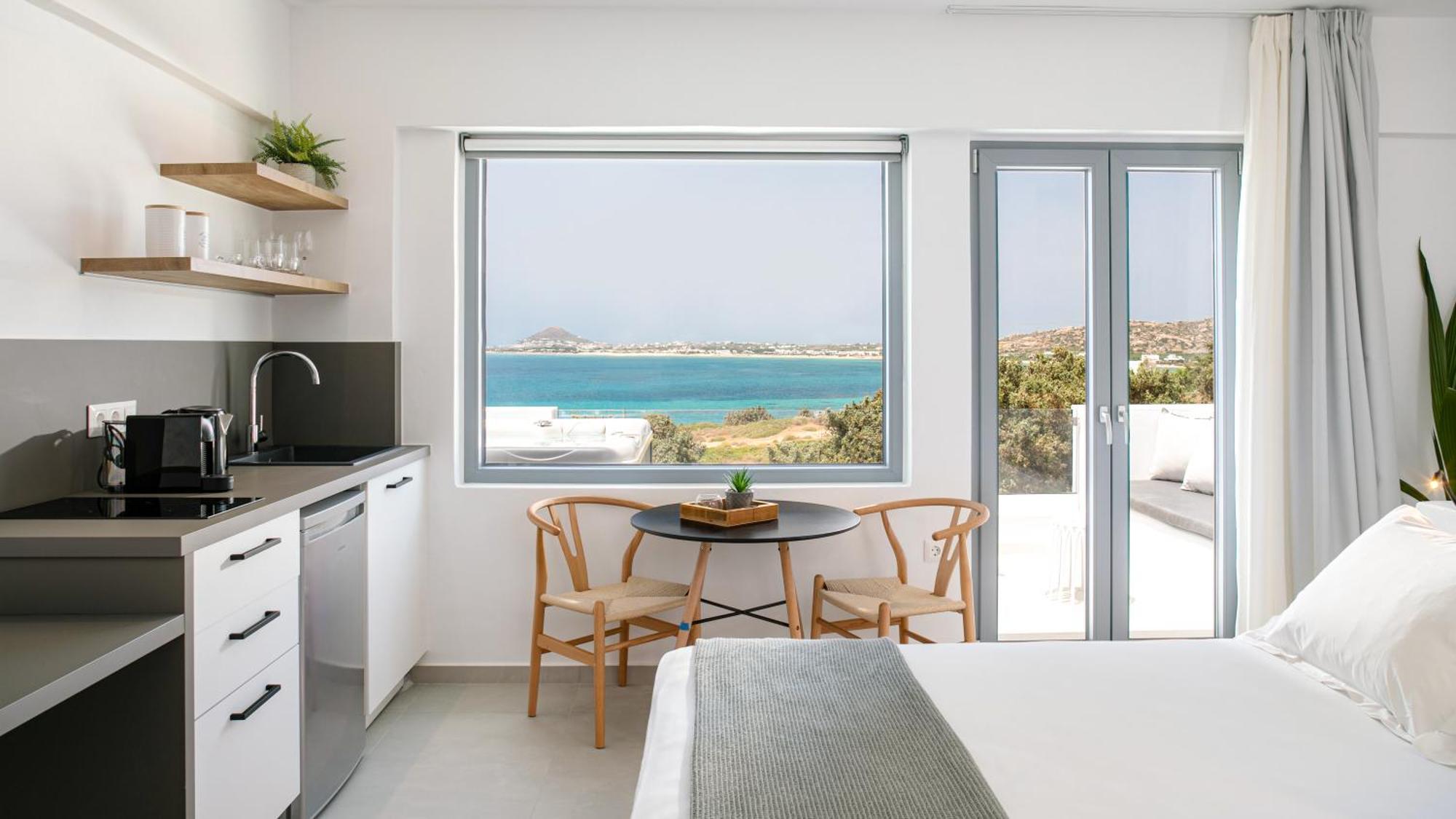 Seanfinity Beachfront Suites Mikri Vigla Exterior photo