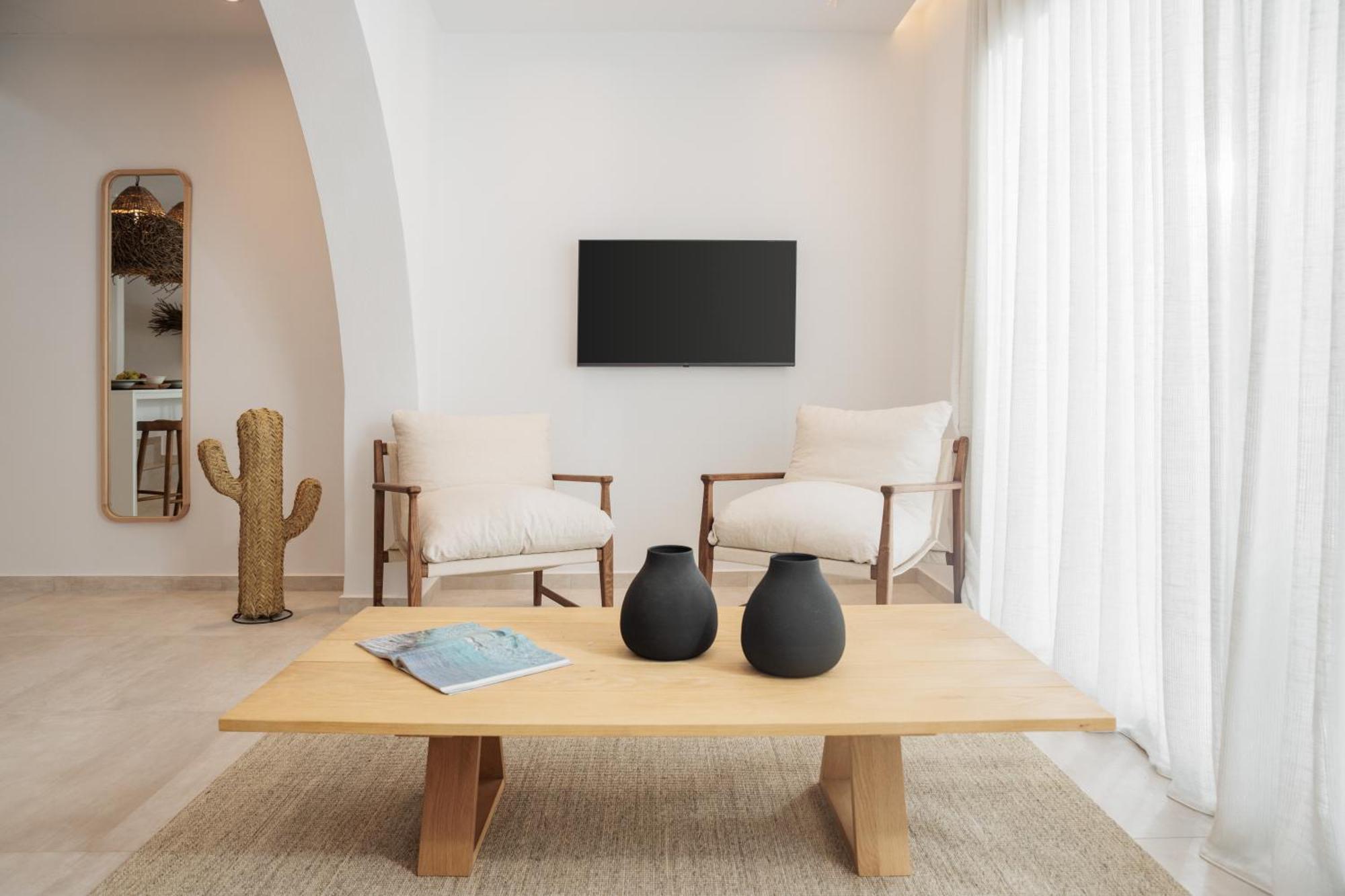 Seanfinity Beachfront Suites Mikri Vigla Room photo